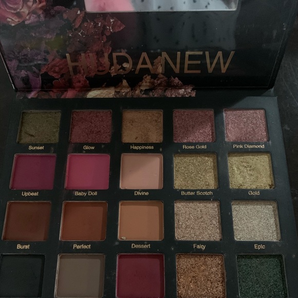 Eye shadow - Picture 3 of 3